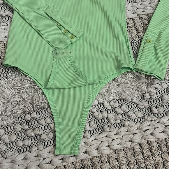 De base bodysuit - Picture 3 of 5